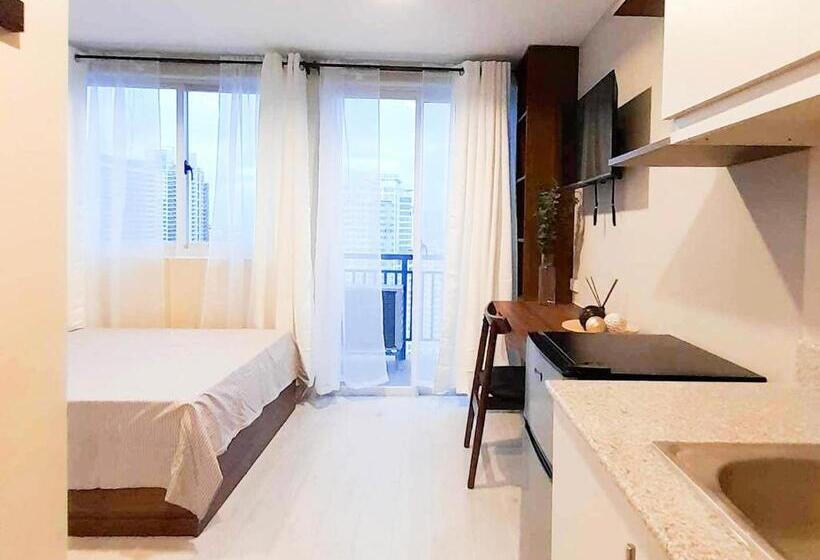 آپارتمان 1 خوابه با بالکن, Warm And Cozy Studio With Balcony