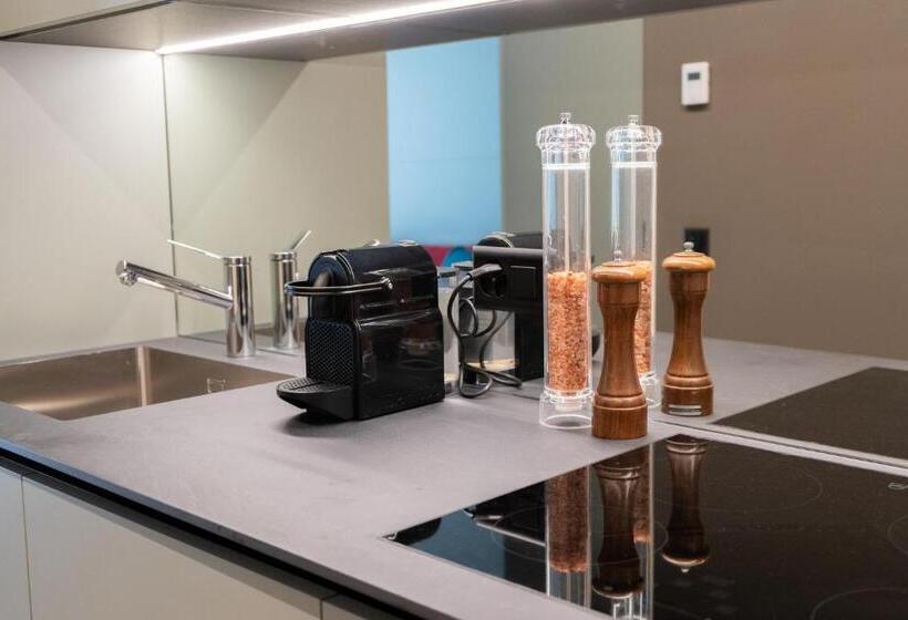 Полулюкс, Arbed Living Hotel   Supercharger