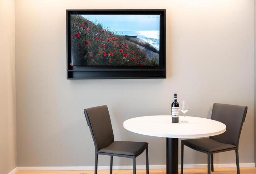 Полулюкс, Arbed Living Hotel   Supercharger