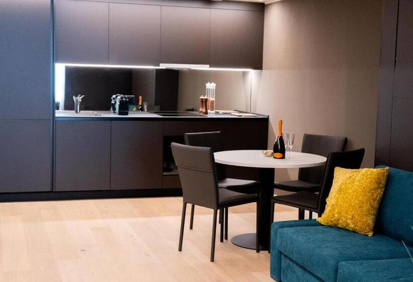 Полулюкс Повышенной Комфортности, Arbed Living Hotel   Supercharger