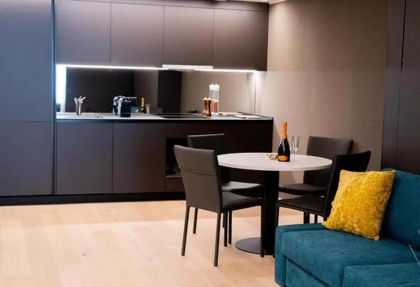 デラックスジュニアスイート, Arbed Living Hotel   Supercharger