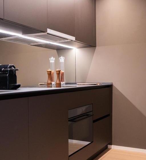 Полулюкс Повышенной Комфортности, Arbed Living Hotel   Supercharger