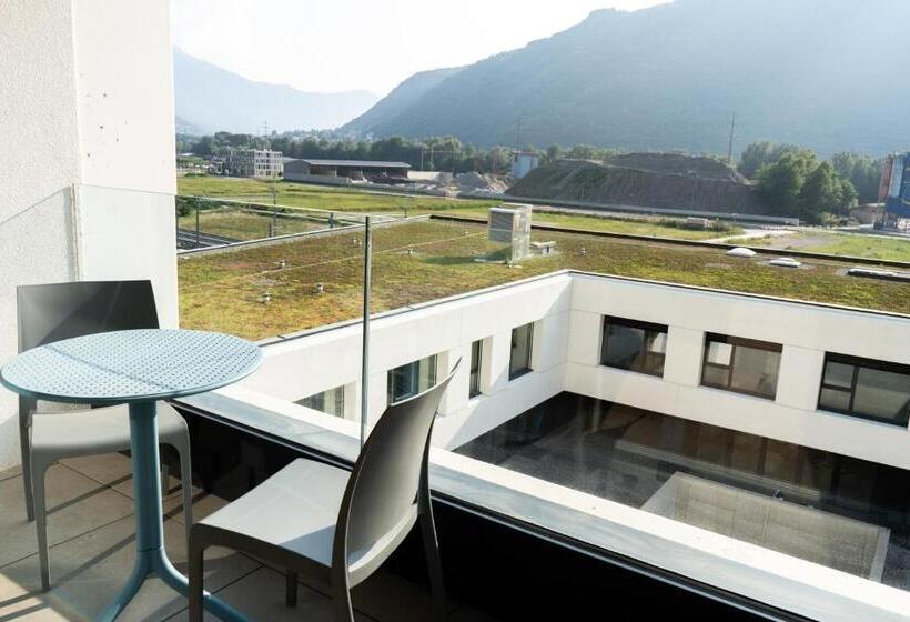 سوییت لوکس, Arbed Living Hotel   Supercharger