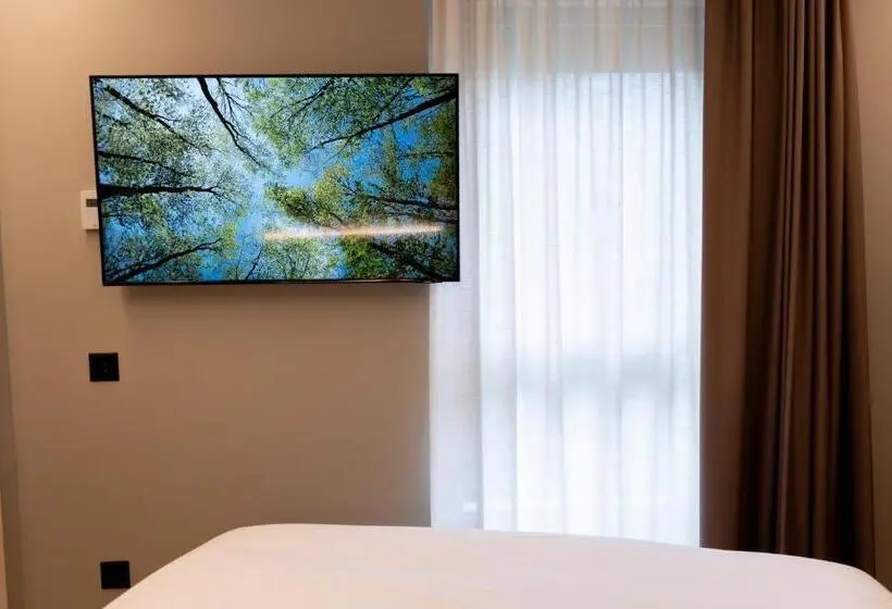 キングサイズベッドのデラックススイート, Arbed Living Hotel   Supercharger