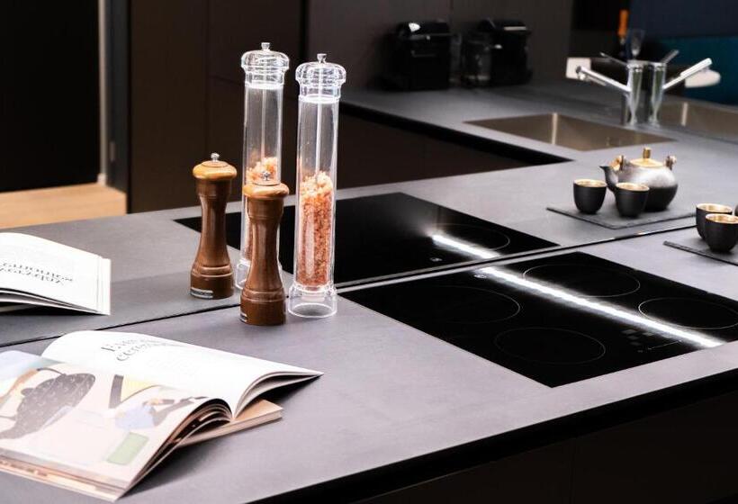 Люкс Дюплекс, Arbed Living Hotel   Supercharger