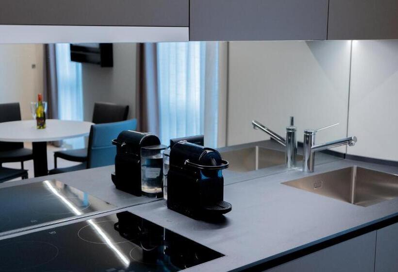 Люкс Кровать Кинг, Arbed Living Hotel   Supercharger