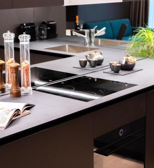 سوئیت با تخت بزرگ, Arbed Living Hotel   Supercharger