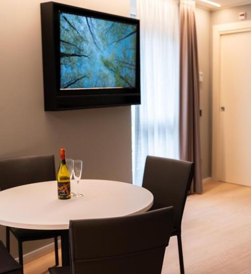 سوییت, Arbed Living Hotel   Supercharger