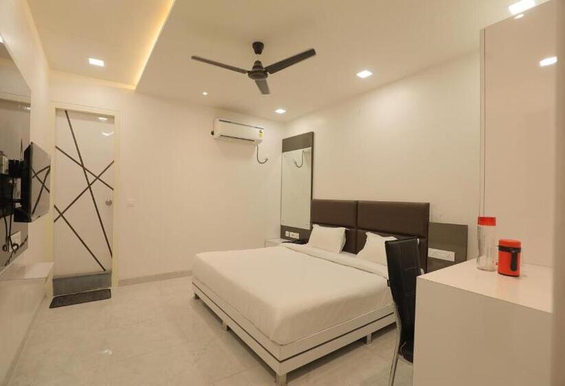 带大床的豪华间, Ganpati