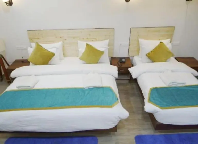 Deluxe Kolmen Hengen Huone, Panchvati Inn Uttarakhand