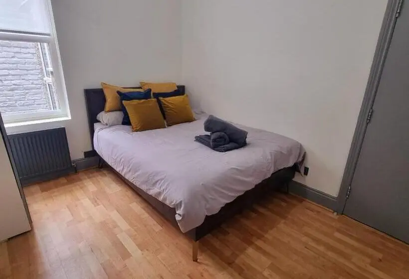 スタンダードルーム, Big Double Room, 20 Mins To London