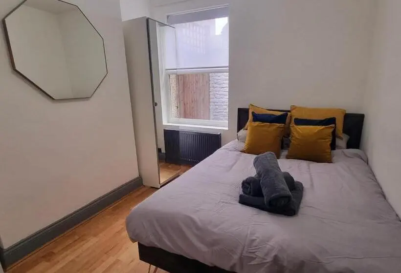 スタンダードルーム, Big Double Room, 20 Mins To London