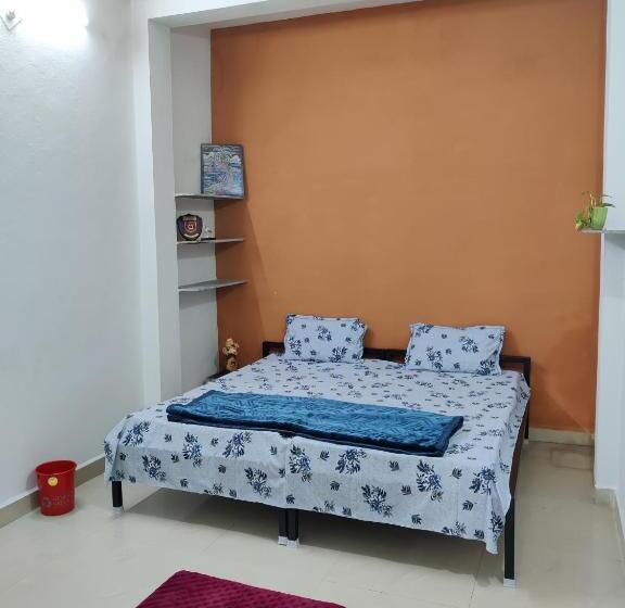 Номер Стандарт с Балконом, Krishnaalay Guest House