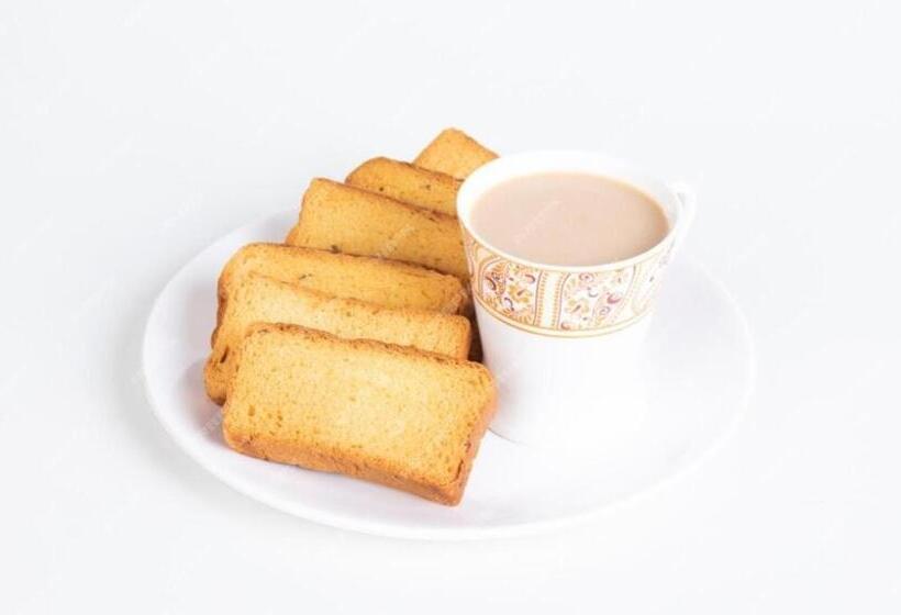 חדר סטנדרט עם מרפסת, Krishnaalay Guest House