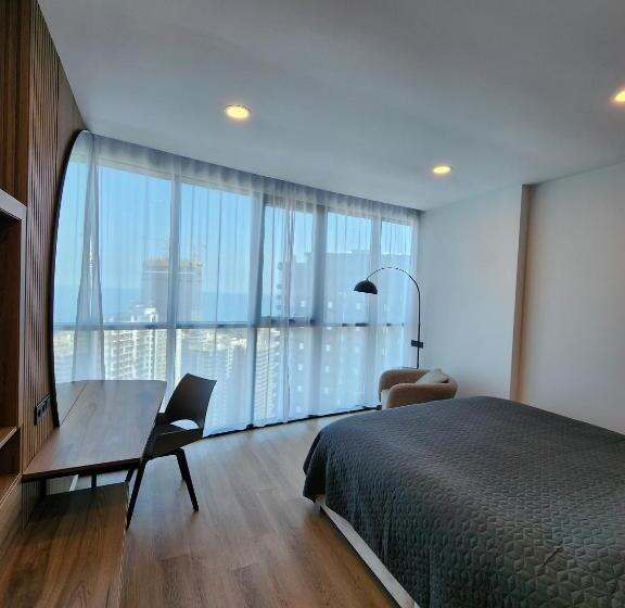 آپارتمان 1 خوابه با چشم‌انداز دریا, Sea View Plaza Batumi Centre