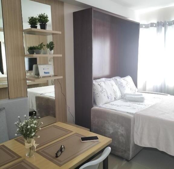 استودیوی استاندارد, Comfy 33 The Persimmon Studio