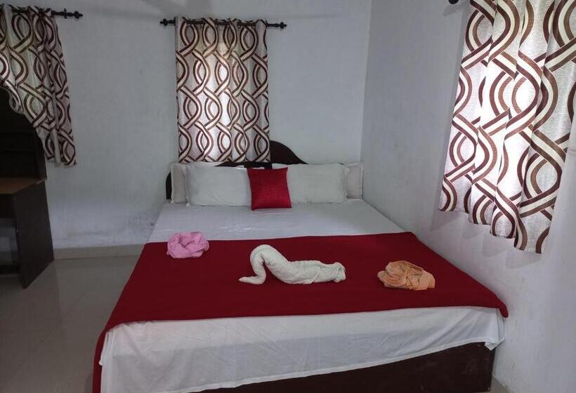 Трехместный Номер Базовый, Edens Residency Thekkady