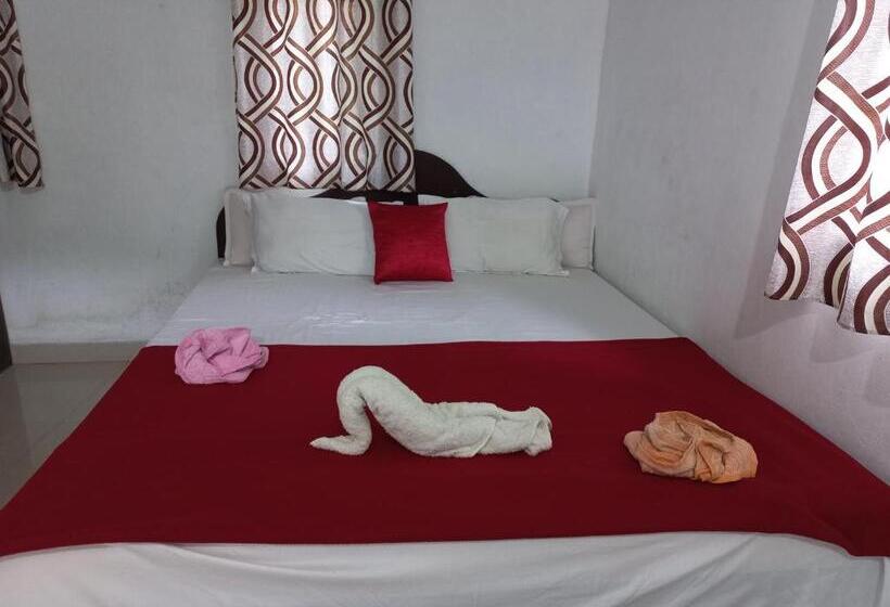 Трехместный Номер Базовый, Edens Residency Thekkady