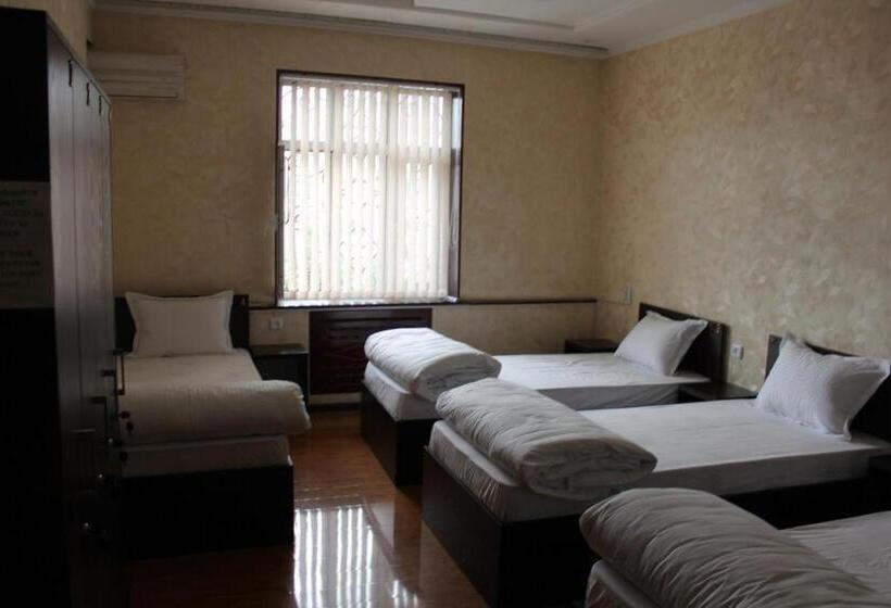 اتاق استاندارد چهار تخته, Musarat Saray