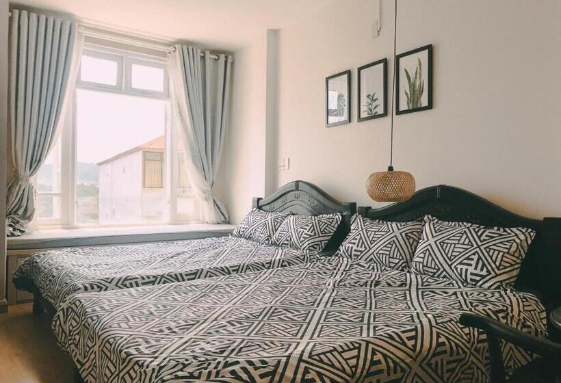 اتاق استاندارد, Quốc Vương