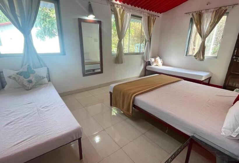 Chambre Standard Vue Jardin, Wandr Tabletop