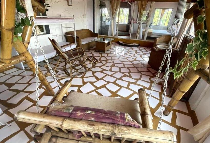 Villa Supérieure 1 Chambre, Wandr Tabletop