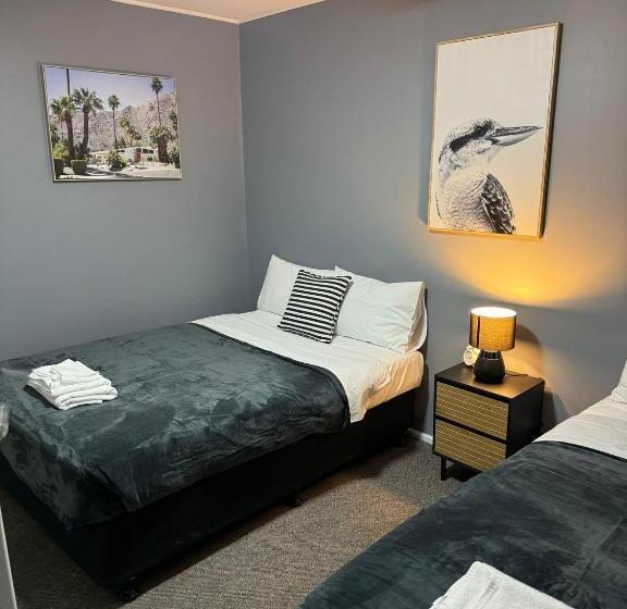Номер Стандарт, Commercial Hotel Werris Creek