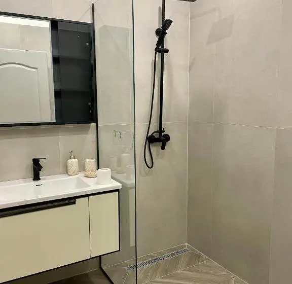 استودیوی لوکس, Free Parking   Cozy City Center Studio