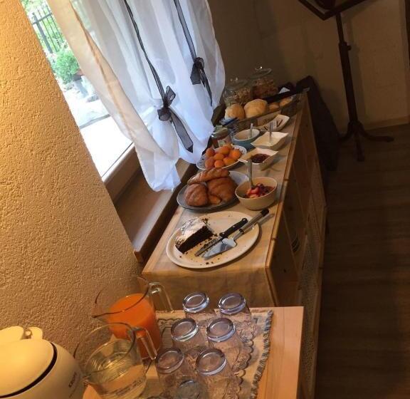 غرفة قياسية حمام مشترك, Castelcharme B&b