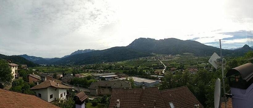 غرفة عائلية, Castelcharme B&b