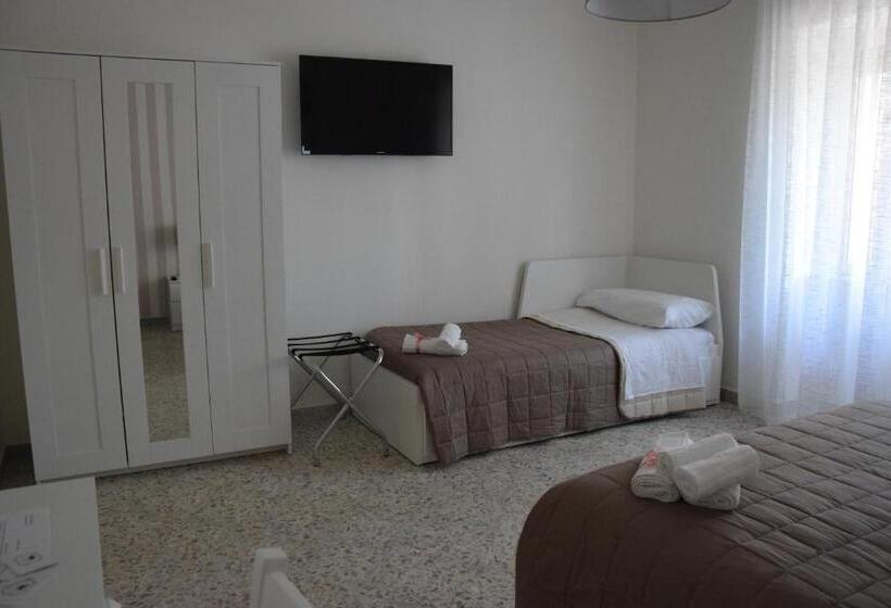 اتاق استاندارد چهار تخته, San Lorenzo