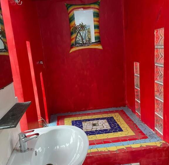 سوییت, Bamboo Lodge
