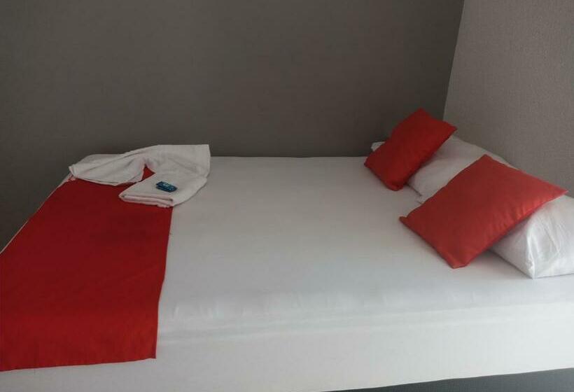 스탠다드 싱글 룸, Central