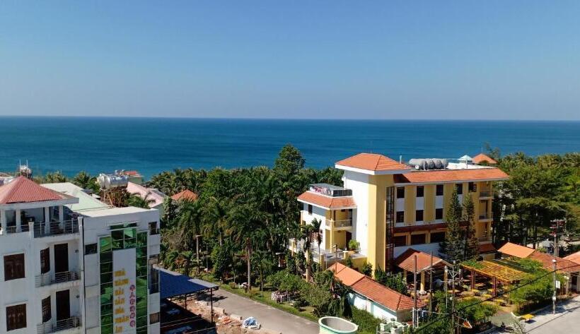 اتاق لوکس با چشم‌انداز دریا, Levan