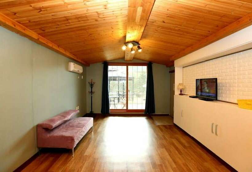 חדר סטנדרט, Pinearoma Pension