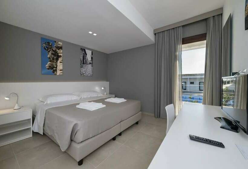 标准间带游泳池, Southeast