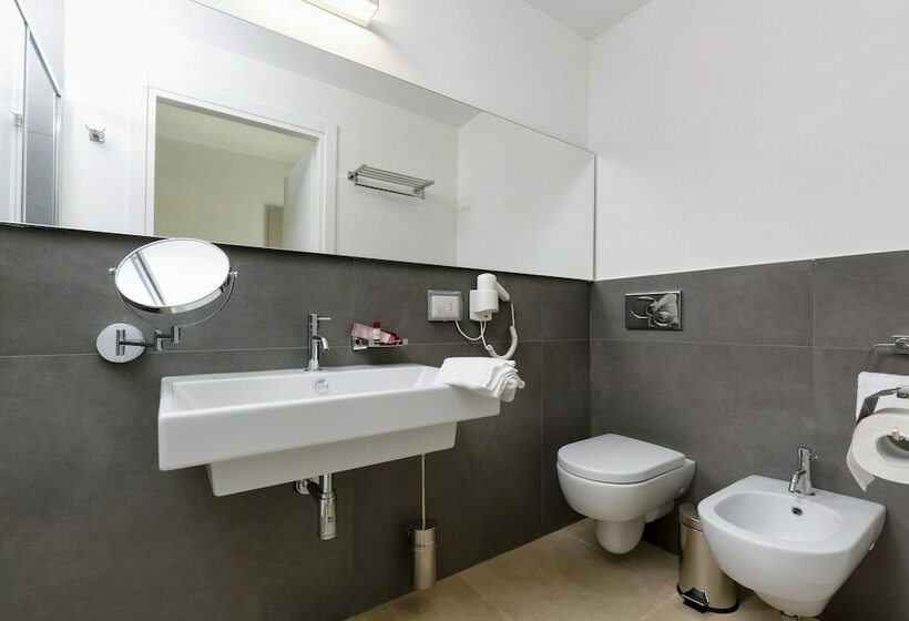 带露台的单人间, Southeast