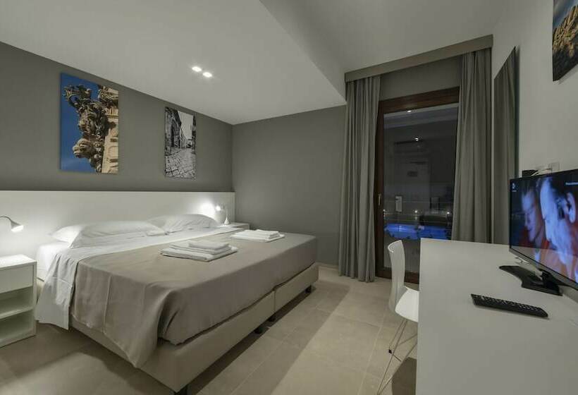 标准间带游泳池, Southeast