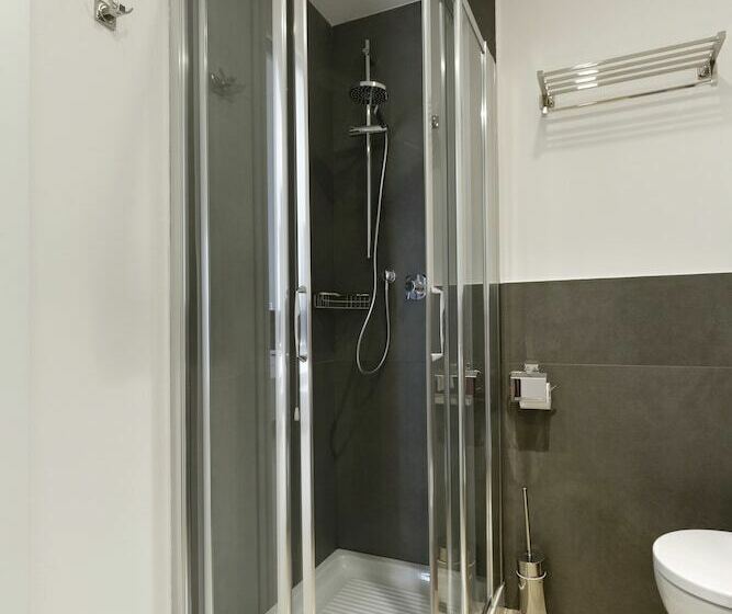 带露台的单人间, Southeast