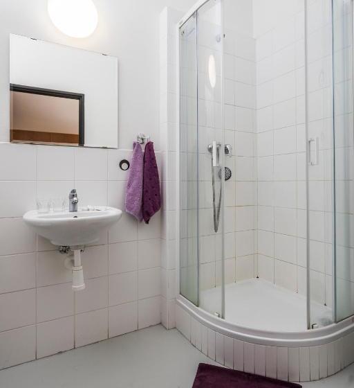 غرفة قياسية, Vp1