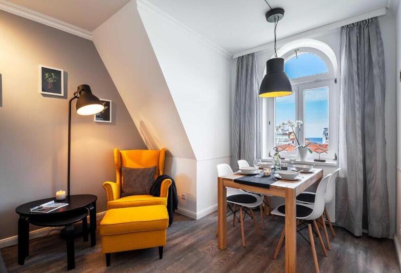 1 Bedroom Apartment Lake View, App Romina