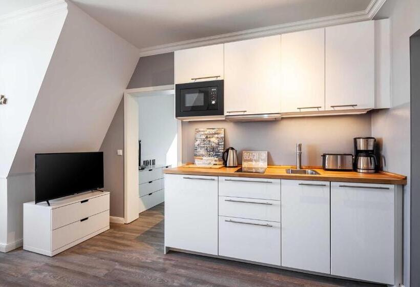 1 Bedroom Apartment Lake View, App Romina