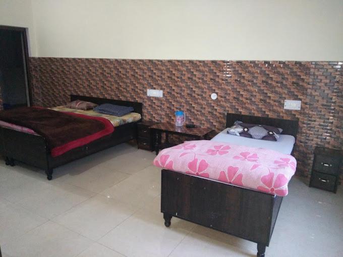 غرفة قياسية ثلاثية, Manorama Palace Badrinath