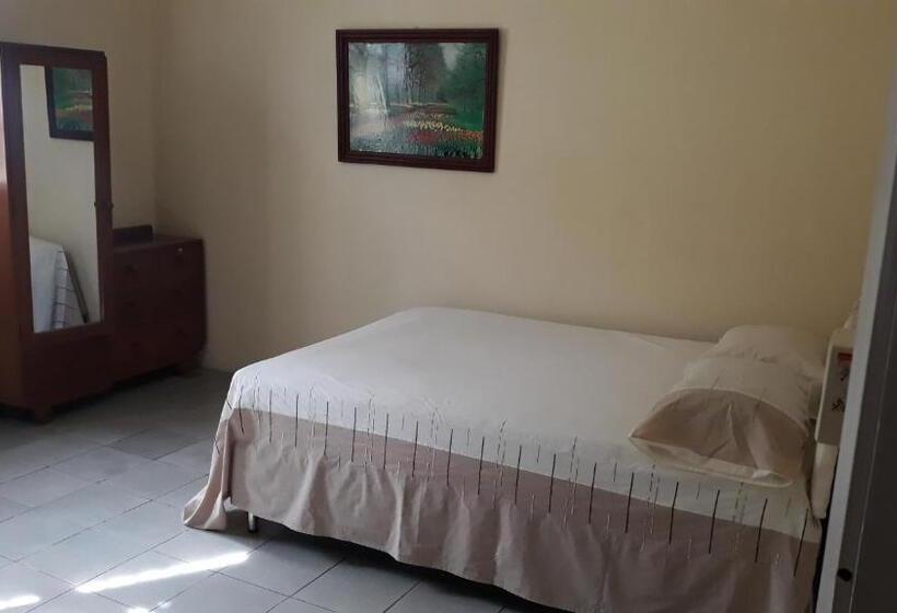 Номер Стандарт, Newtown Beach Bed And Bath