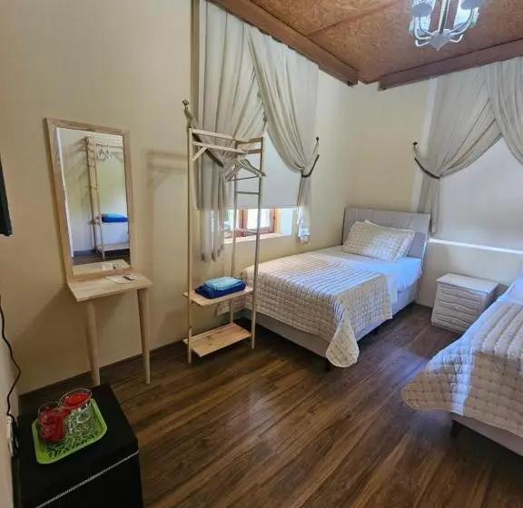 Standard-huone Jaettu Kylpyhuone, Burcu Guest Home