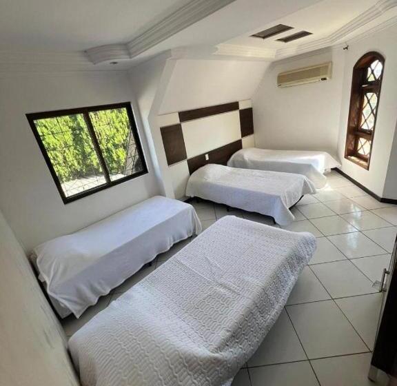 חדר סטנדרט לארבעה, Pousada Castelo Da Villa   Vila Yolanda, Foz Do Iguaçu