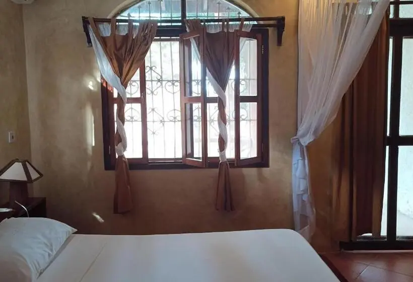 オーシャンビュースタンダードルーム, Swahili Palace Zanzibar