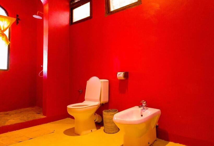 חדר אקזקיוטיב לשלושה, Swahili Palace Zanzibar