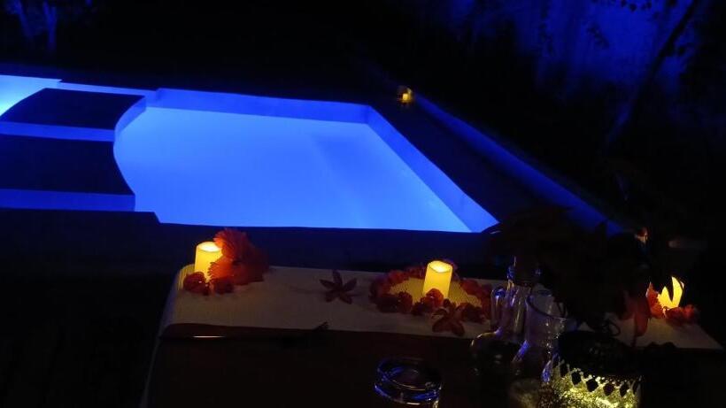 חדר דלוקס לשלושה, Swahili Palace Zanzibar