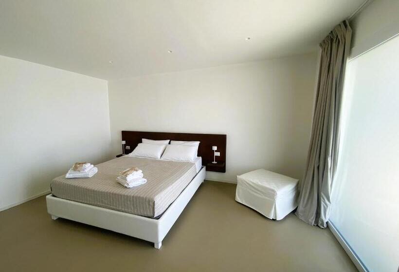 غرفة قياسية سرير كينج, Agricola Chiani